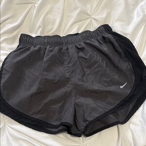 Nike Black Athletic Shorts Moisture-Wicking Design